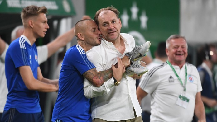 Som rád, že otec je zdravý a ide s nami. Ale bez neho to na lavičke bolo pokojnejšie, žartoval Weiss ml.