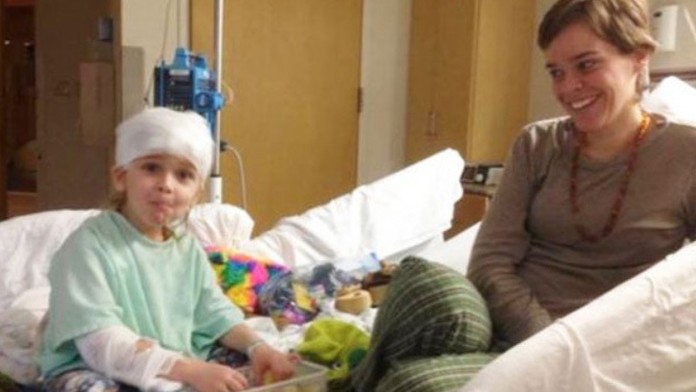 Lacey Spearsová otrávila svojho syna, aby bola zaujímavá na Facebooku.