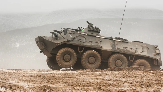 Ukrajinci mali prestavať sovietske transportéry na kamikadze roboty. Vraj s nimi prelomili ruskú obranu