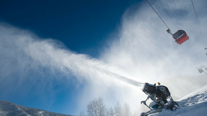 Mladíkovi na boboch sa stal osudným náraz do snehového dela