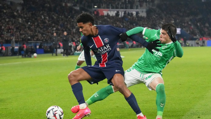 Paríž si upevnil vedúcu pozíciu. Škriniar nefiguroval ani na súpiske, odchod je blízko