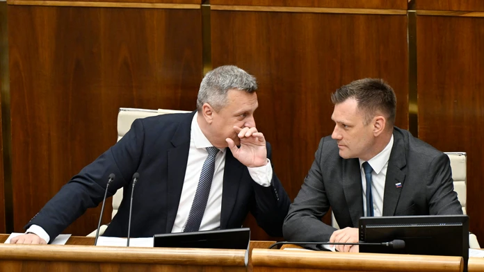 SNS žiada, aby hneď po odvolaní Tarabu menovali do funkcie Kuffu