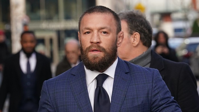 Schyľuje sa k veľkému návratu. Conor McGregor oznámil dohodu o exhibícii s Loganom Paulom