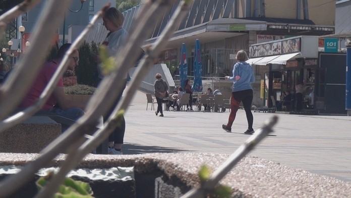 Považskobystrický a Myjavský okres sú stále v bordovej farbe. 