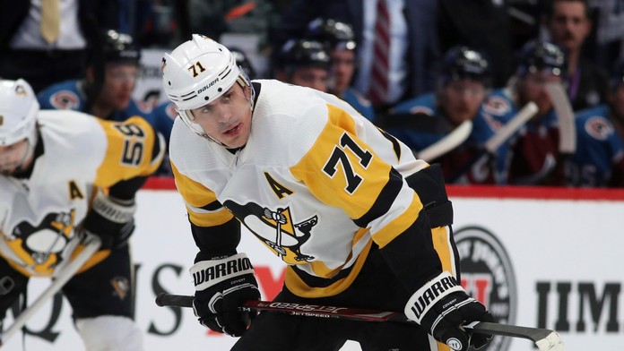 Jevgenij Malkin z Pittsburghu oslavuje gól proti Coloradu.