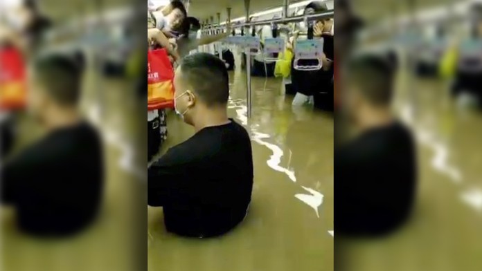 Zaplavené metro v Číne