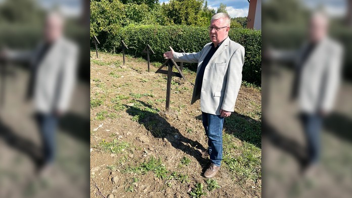 Veľvyslanec šíri nepravdu o zničení hrobov v Ladomírovej. Rusmi zasiaty hoax rastie ako fazuľka, varuje polícia