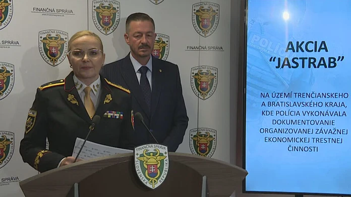 Prezident finančnej správy Jozef Kiss a prezidentka Policajného zboru Jana Maškarová.