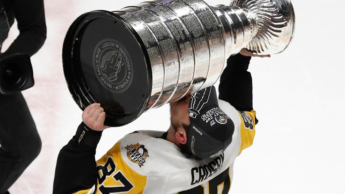 Hokejisti Pittsburghu Penguins úspešne obhájili zisk Stanleyho pohára.