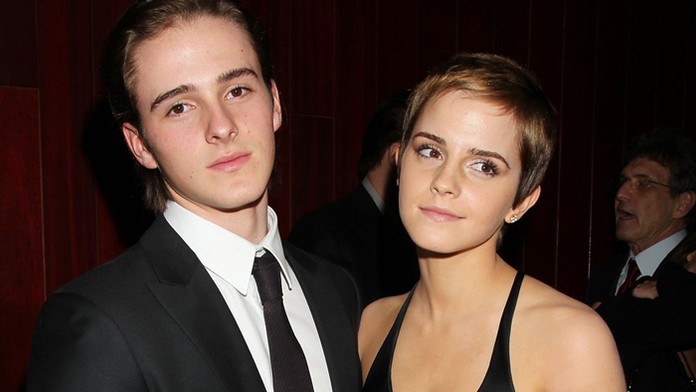 Emma Watson sa svojím mladším bratom Alexom.