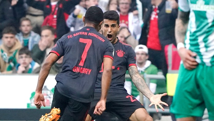 Radujúci sa hráči Bayernu Mníchov