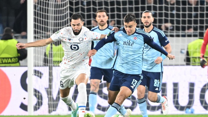 Slovanu vzal penaltu sporný ofsajd. „Belasí“ sa favorita nezľakli, na Tehelnom poli to bol famózny večer