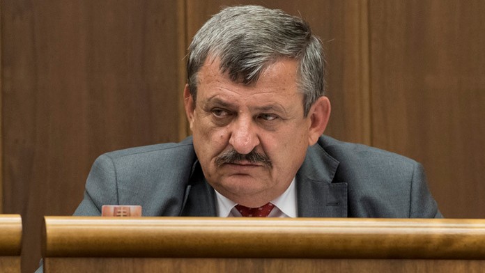 Poslanec SNS Anton Hrnko.