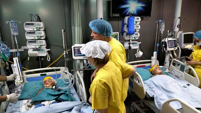 Obe zo siamských dvojčiat z Bangladéša sú už v stabilizovanom stave.