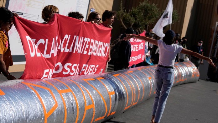 Protest za ukončenie využívania fosílnych palív na Klimatickej konferencii OSN COP 27.