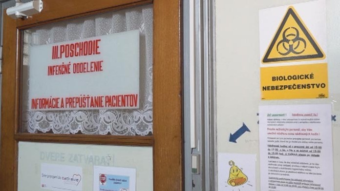 Doslova výnimočný stav majú teraz nemocnice v Trenčíne a Považskej Bystrici. 