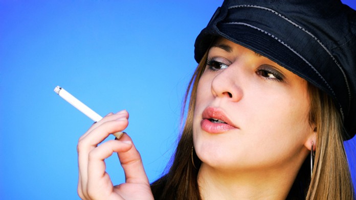 Fajčenie a antikoncepcia môžu za infarkt a mŕtvicu u žien