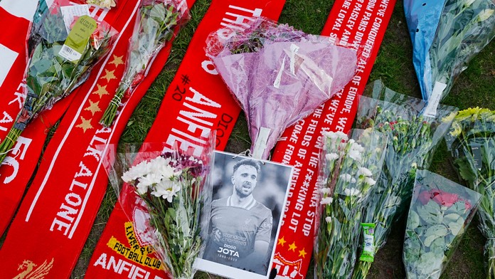 Dres s číslom 20 si v Liverpoole už nikto neoblečie. Klub si uctil Dioga Jotu historickým gestom