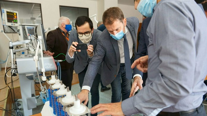 Predseda vlády Igor Matovič a hlavný hygienik SR Ján Mikas.