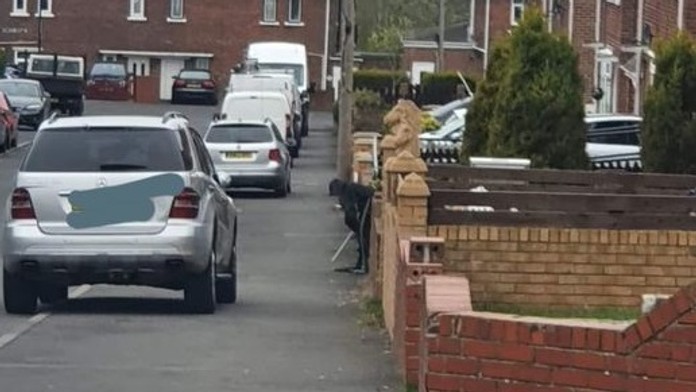 Muža zmiatla takmer dokonalá optická ilúzia: Čo sa vykľulo zo starčeka s paličkou, by neuhádol nikto