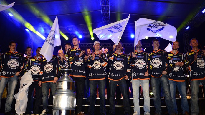 Oslavy majstrovského titulu hokejistov HC Košice na Hlavnej ulici v Košiciach 