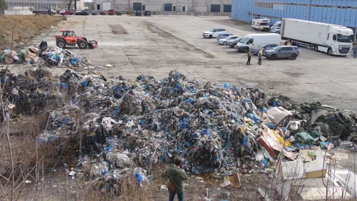 Zo Slovenska si niekto robí smetisko. Odpad k nám vozia z Poľska, Nemecka i Talianska