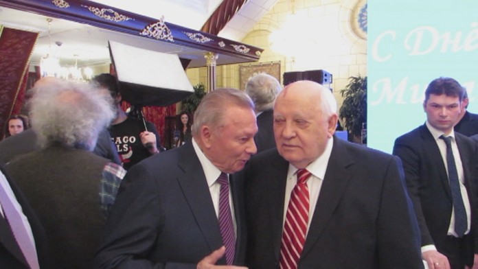Rudolf Schuster a Michail Gorbačov.