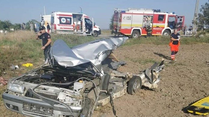 V Trnavskom kraji sa zdrazil vlak s osobným autom,