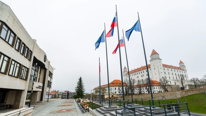 Slovenskí vlci či Východné pobrežie. Na Slovensku chce vzniknúť desať nových politických strán