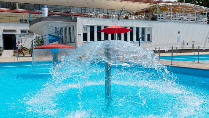 Kúpalisko Delfín v Bratislave.