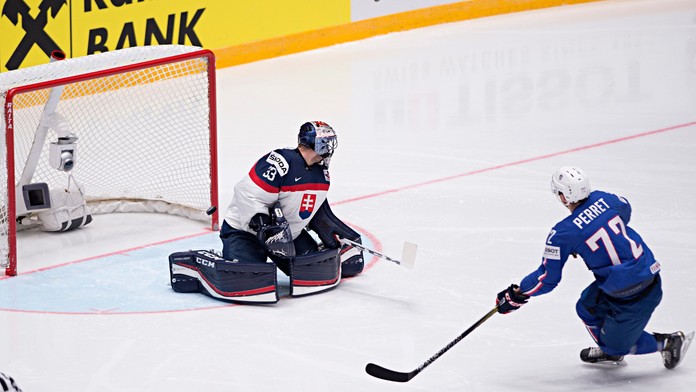 Jordann Perret poslal Francúzsko do vedenia už po minúte hry.
