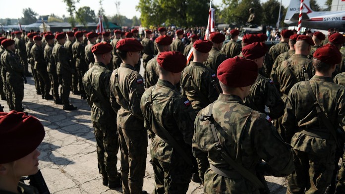 Poľsko v reakcii na výbuchy na železnici spúšťa operáciu Horyzont, do ktorej sa zapojí 10-tisíc vojakov