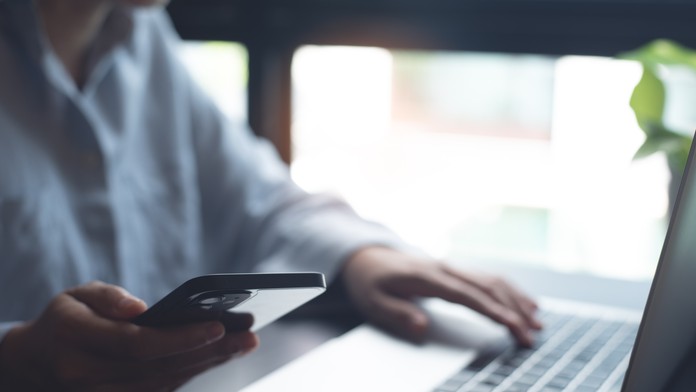 Opäť sa šíri nebezpečný bankový vírus. Ľudí dokáže obrať o peniaze skôr, než si niečo všimnú