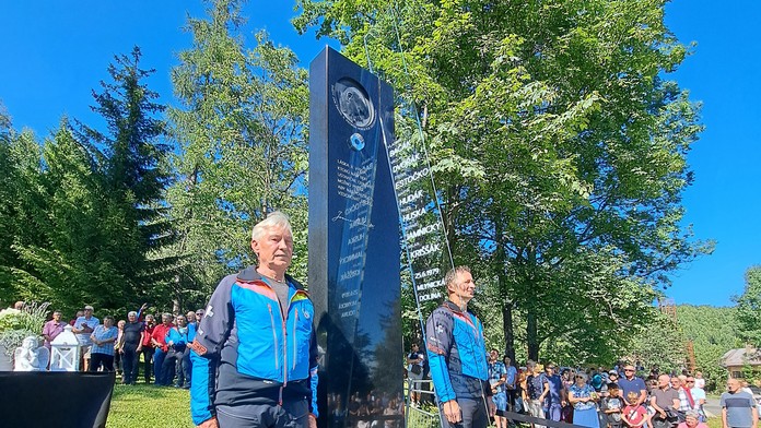 Pamätník obetiam tragického pádu záchranárskeho vrtuľníka spred 45 rokov.