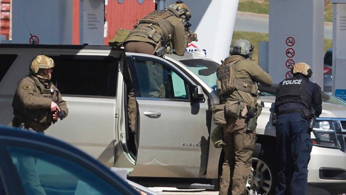 Ozbrojenec zabil v kanadskej provincii Nové Škótsko 16 ľudí.