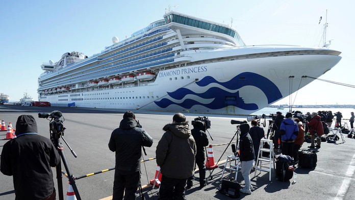 Členovia Smeru oslavujú volebný úspech strany v parlamentných voľbách v roku 2012