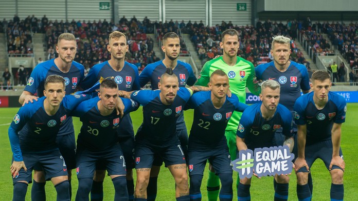 Maďar Balázs Dzsudzák reaguje v kvalifikácii ME 2020 v Chorvátsku.