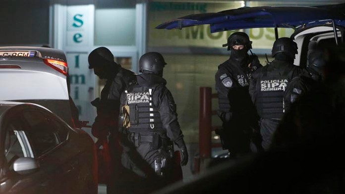 V sarajevskej stávkovej kancelárii zastrelili dvoch vojakov.