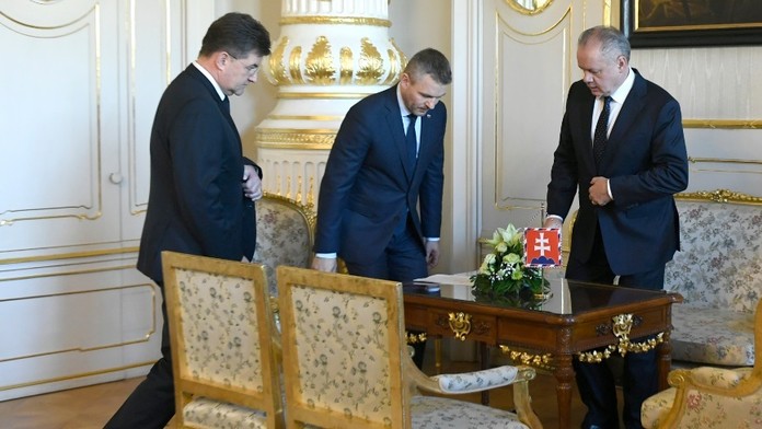 Prezident, premiér a minister.