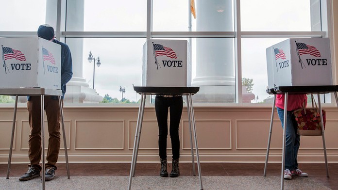 Výsledky v demokratických primárkach v Kentucky sú veľmi tesné.