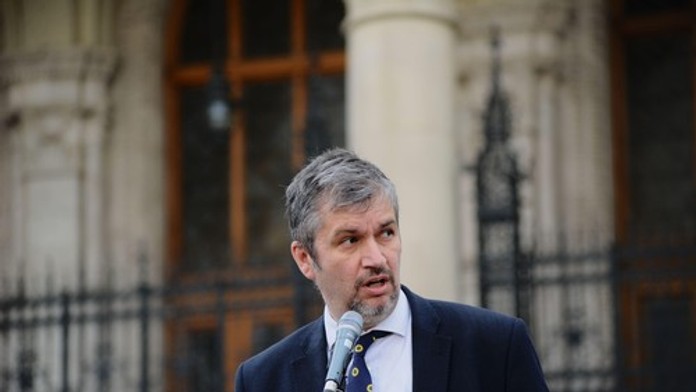 Maďarský poslanec dostal v parlamente pokutu za Orbánov prejav o slobode