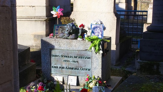 Mysleli si, že je nenávratne stratená. Našli bustu ukradnutú z hrobu speváka Jima Morrisona