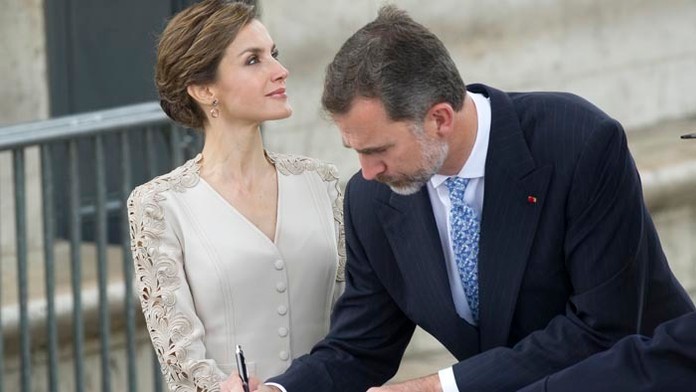 Španielsky kráľ Filip VI. a španielska kráľovná Letizia.