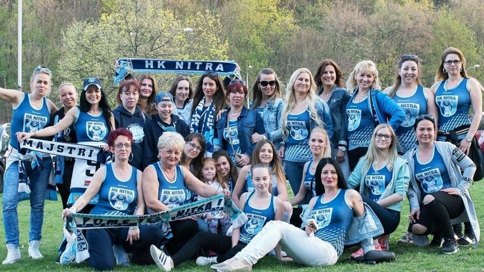 Ženský nitriansky fanklub.