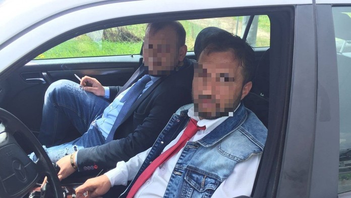 Rumunskí občania, ktorí otravujú vodičov.