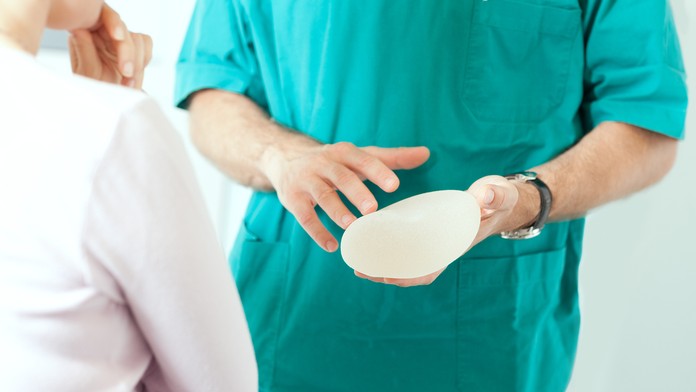 silikónový implantát