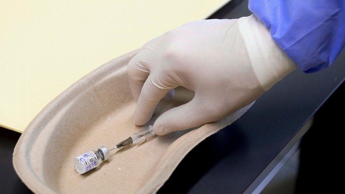 Donald Trump tancuje s manželkou Melaniou na inauguračnom plese.