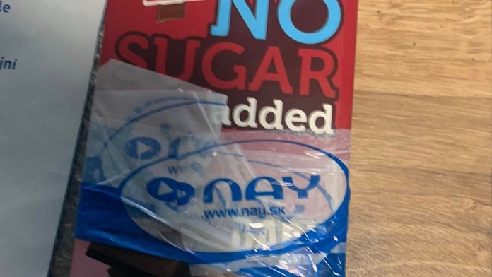 Dušan si objednal iPhone, no prišli mu len tri čokolády.