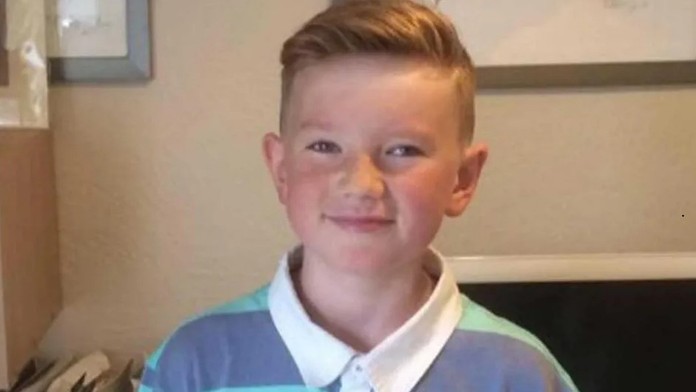 Alex bol nezvestný šesť dlhých rokov. Našiel ho vodič, ktorý mu v hustom daždi ponúkol odvoz