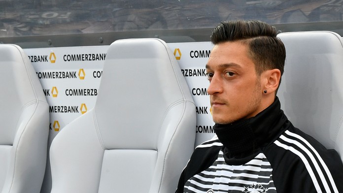 Nemec Mesut Özil pred prípravným zápasom proti Saudskej Arábii.